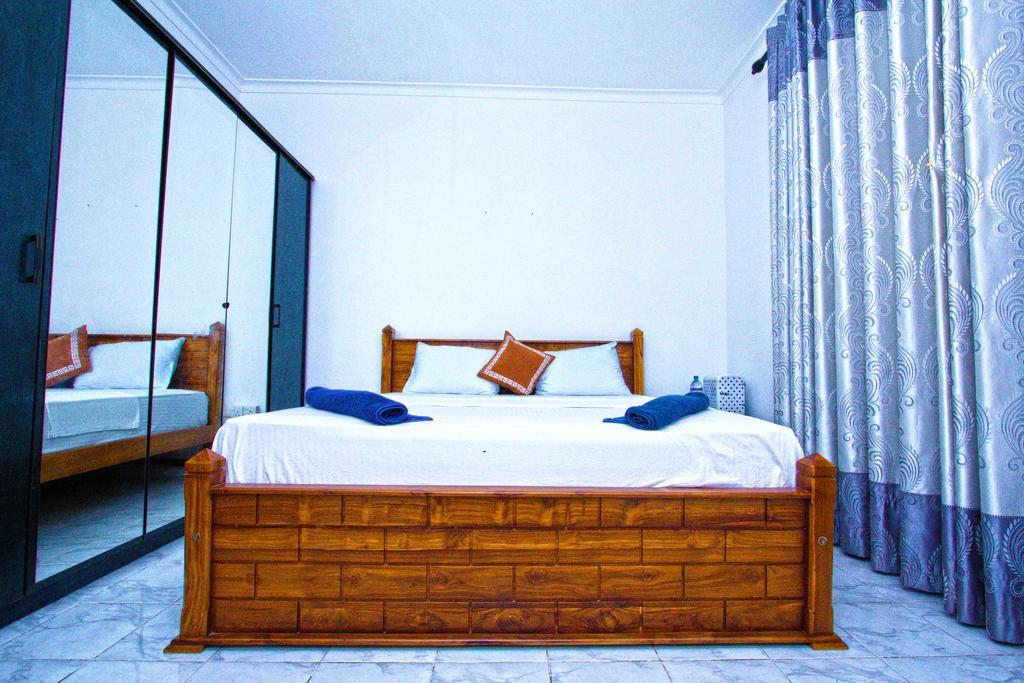 The Blue Beach Guesthouse Negombo Luaran gambar