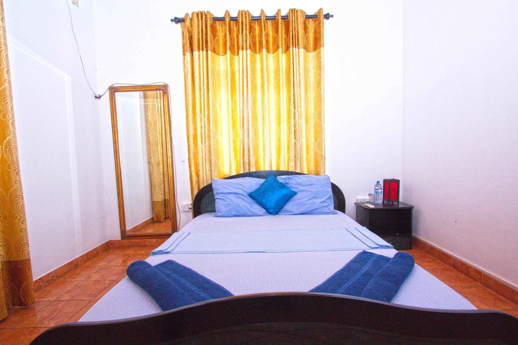 The Blue Beach Guesthouse Negombo Luaran gambar