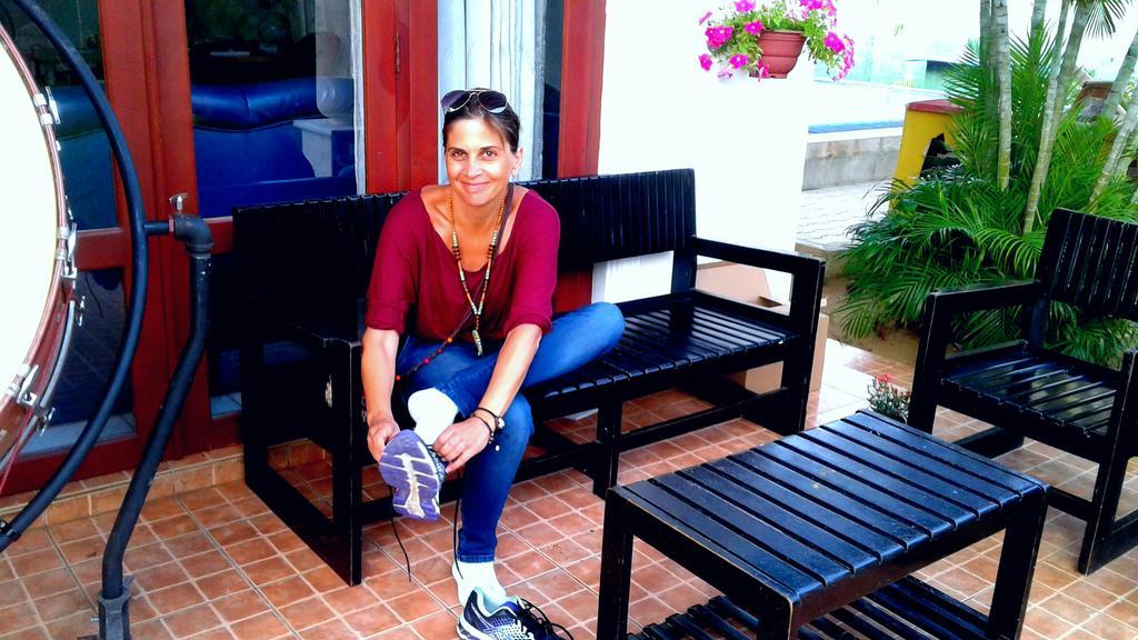 The Blue Beach Guesthouse Negombo Luaran gambar