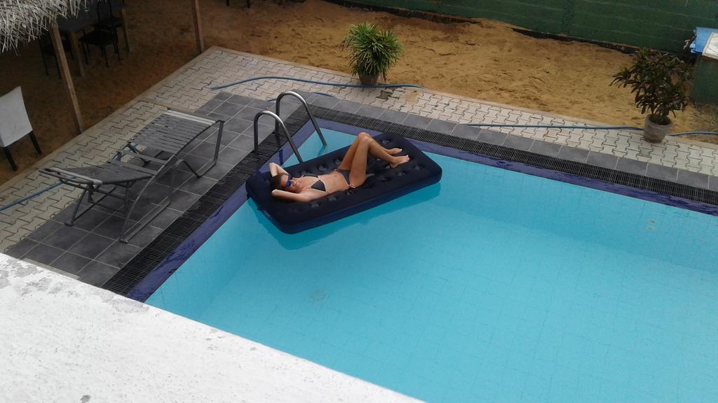 The Blue Beach Guesthouse Negombo Luaran gambar