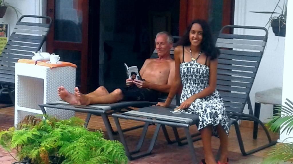 The Blue Beach Guesthouse Negombo Luaran gambar